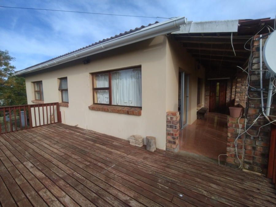 6 Bedroom Property for Sale in Kruisfontein Eastern Cape